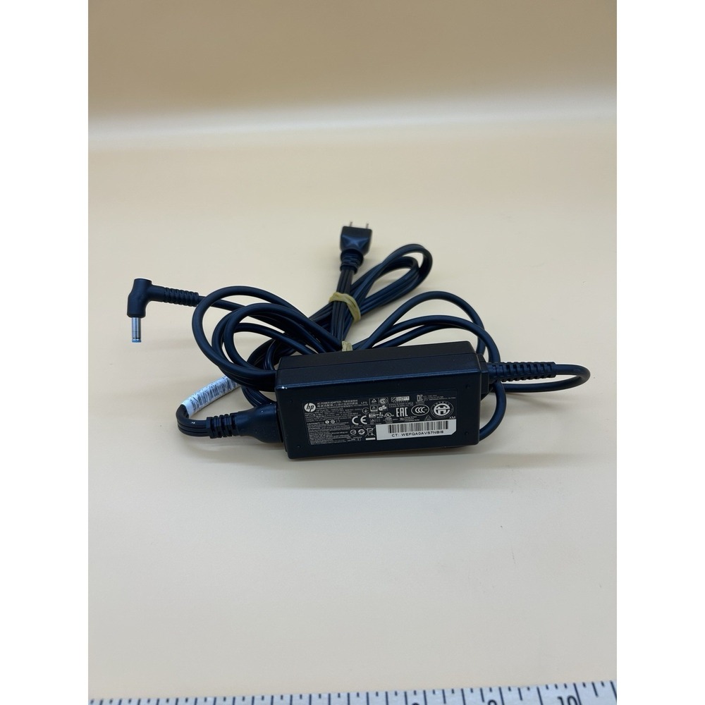 HP 740015-004 19.5V 2.31A 45W Genuine Original AC Power Adapter Charger